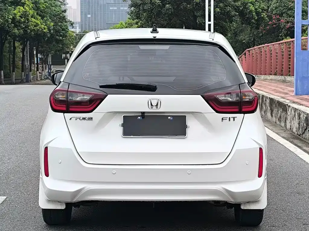 Honda Fit — фото 8