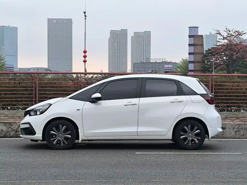 Honda Fit — фото 4
