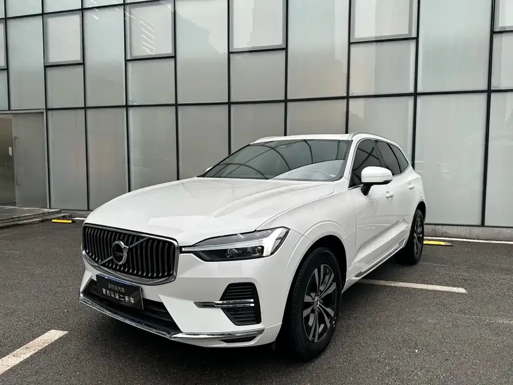 Volvo XC60 — фото 1