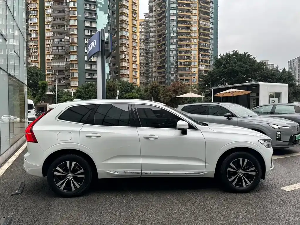 Volvo XC60 — фото 7