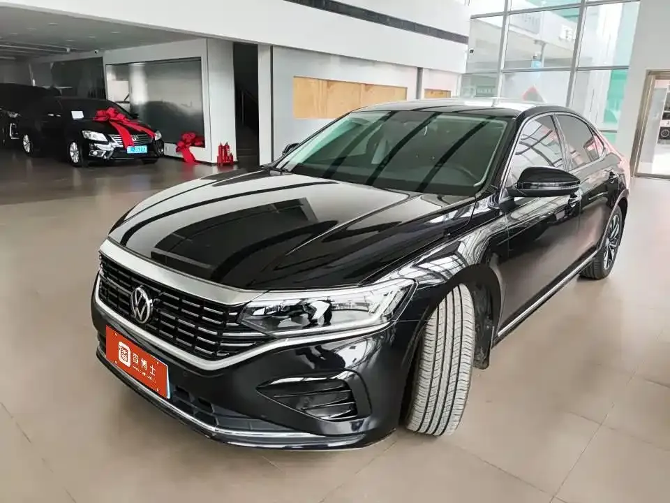 Volkswagen Passat — фото 1