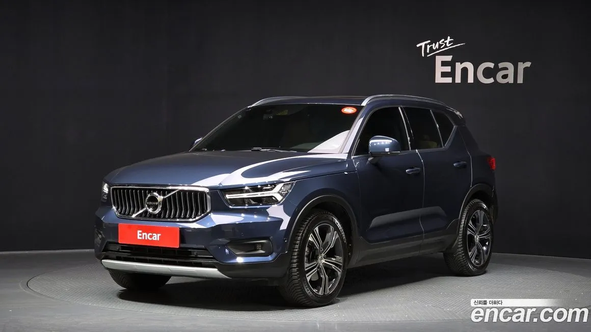 Volvo XC40 — фото 1