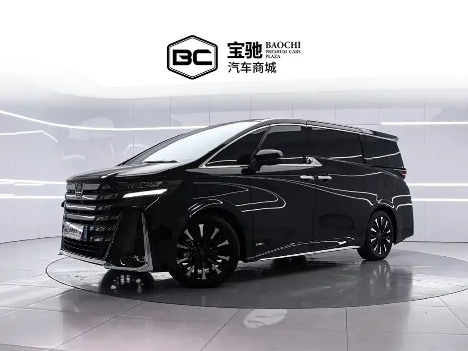 Toyota Vellfire — фото 1