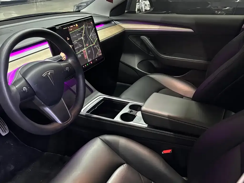 Tesla Model 3 — фото 4