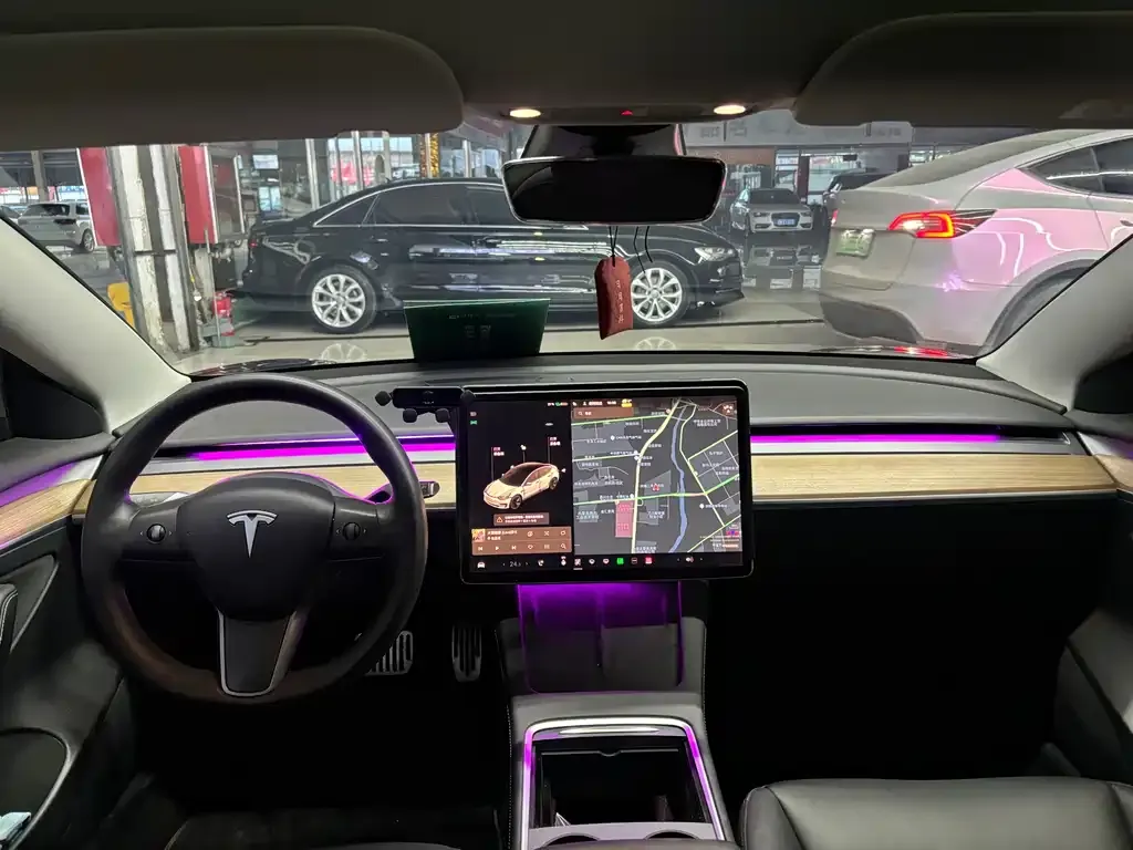 Tesla Model 3 — фото 6