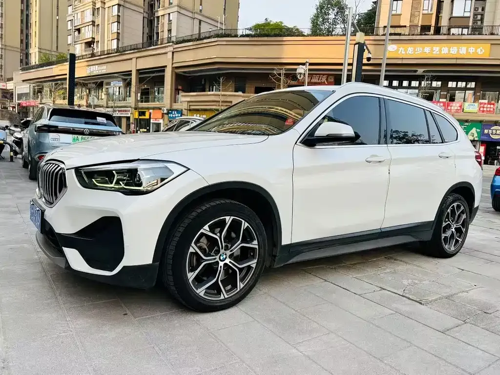 BMW X1 — фото 1