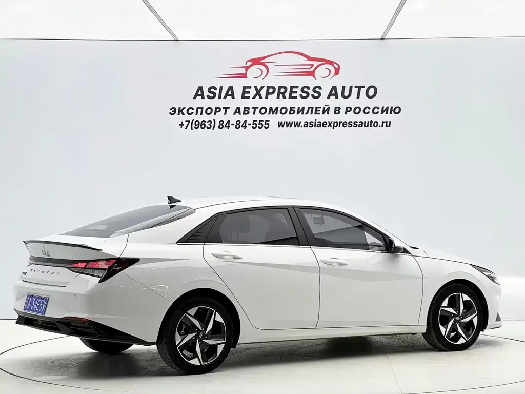 Hyundai Elantra — фото 7