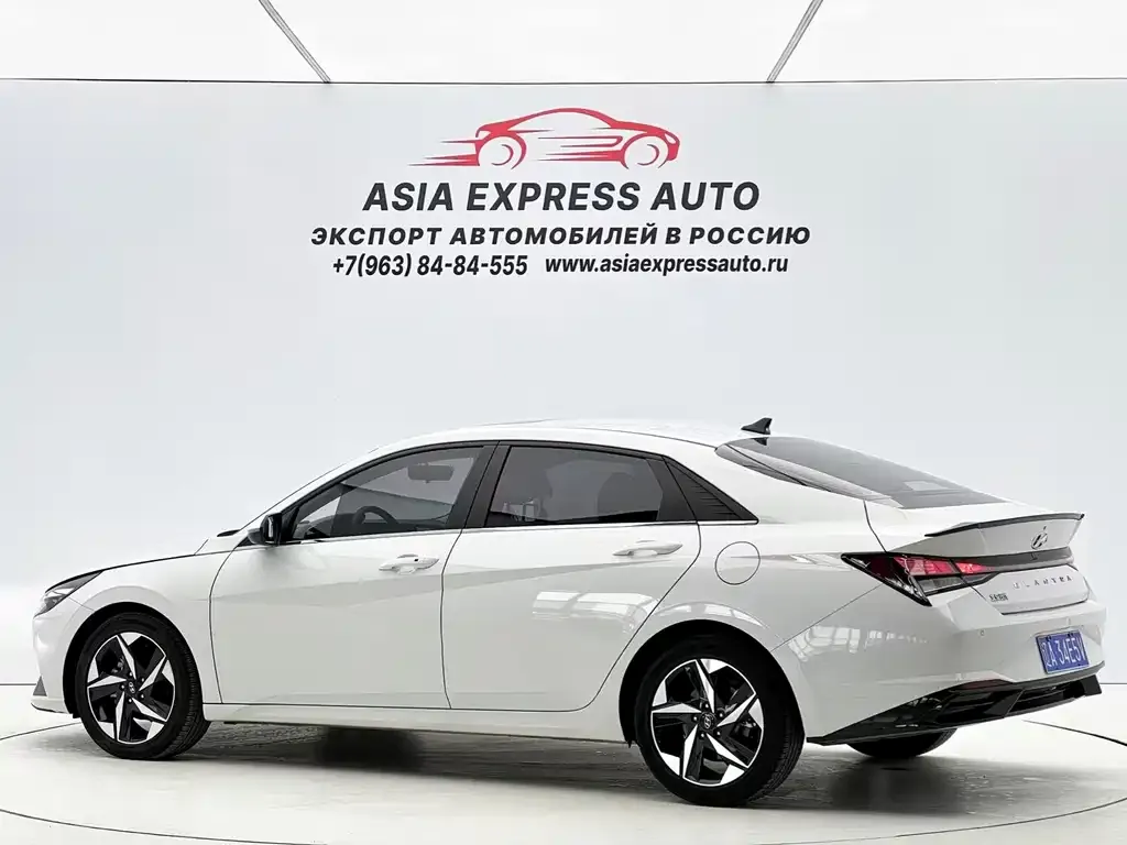 Hyundai Elantra — фото 9
