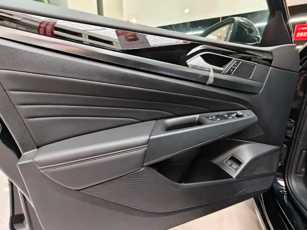 Volkswagen Passat New Energy — фото 6