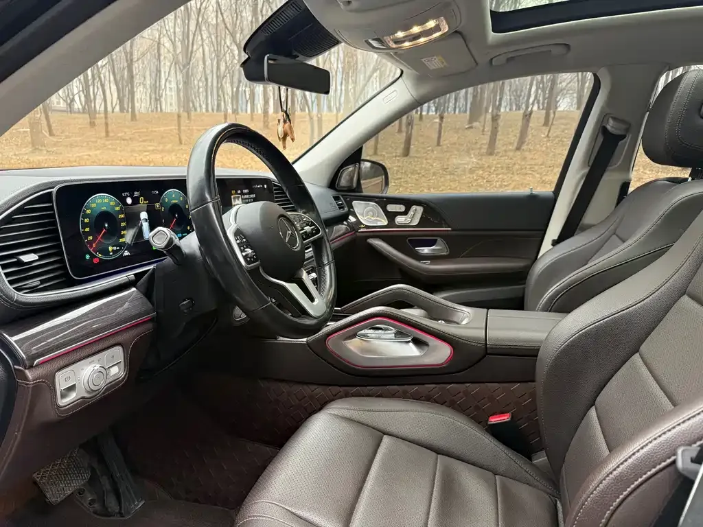 Mercedes-Benz GLS — фото 6