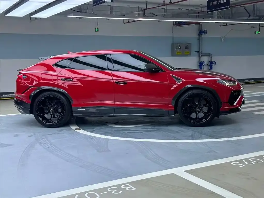 Lamborghini Urus — фото 8