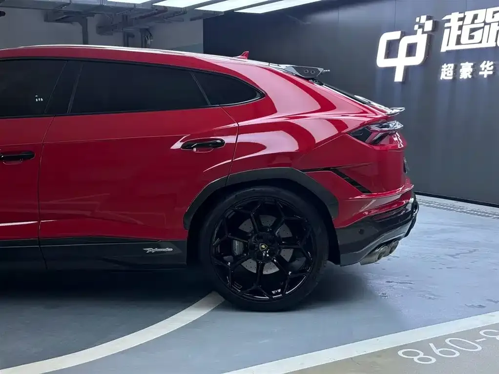 Lamborghini Urus — фото 5