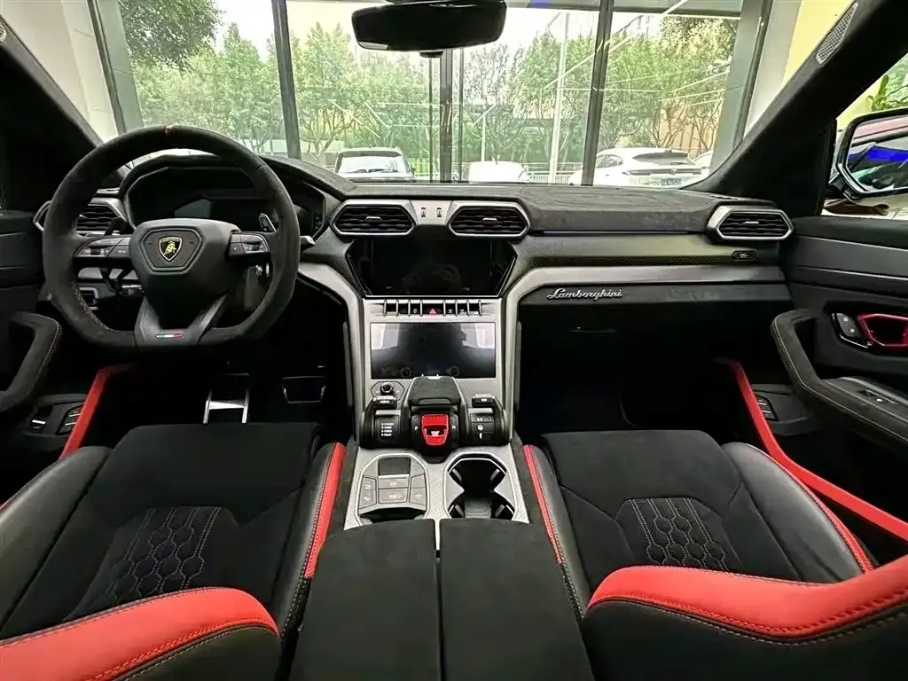 Lamborghini Urus — фото 6