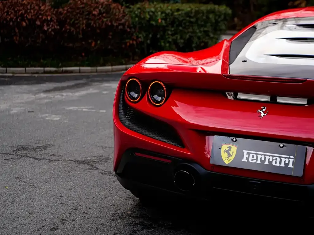 Ferrari F8 — фото 7