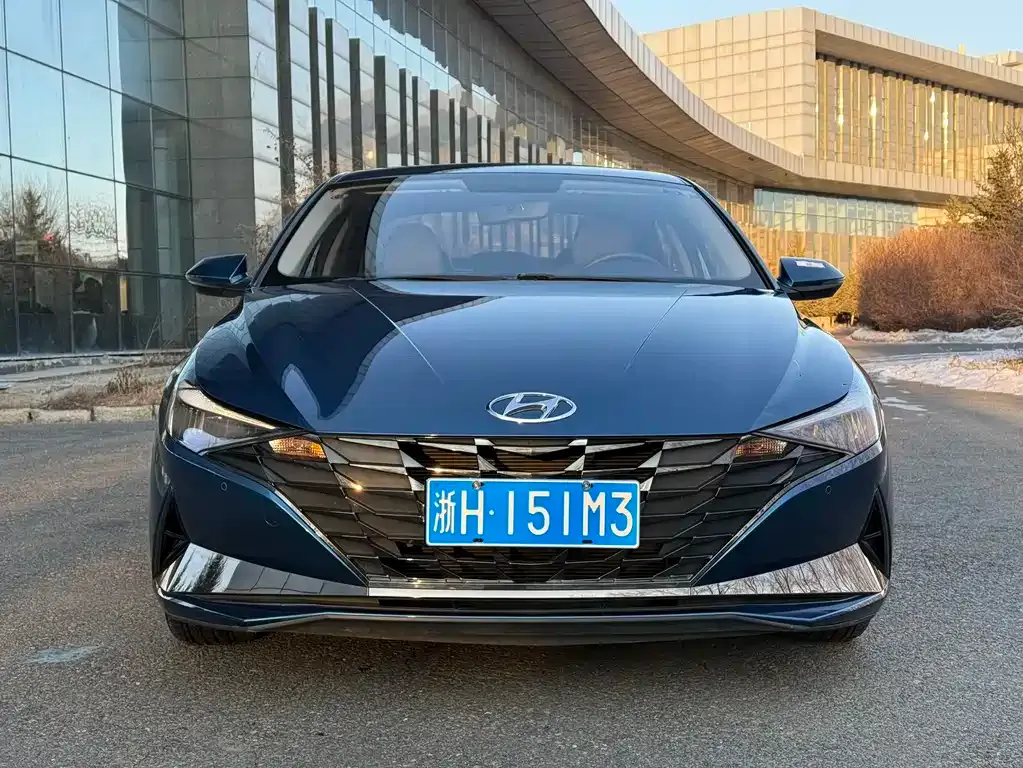 Hyundai Elantra — фото 6