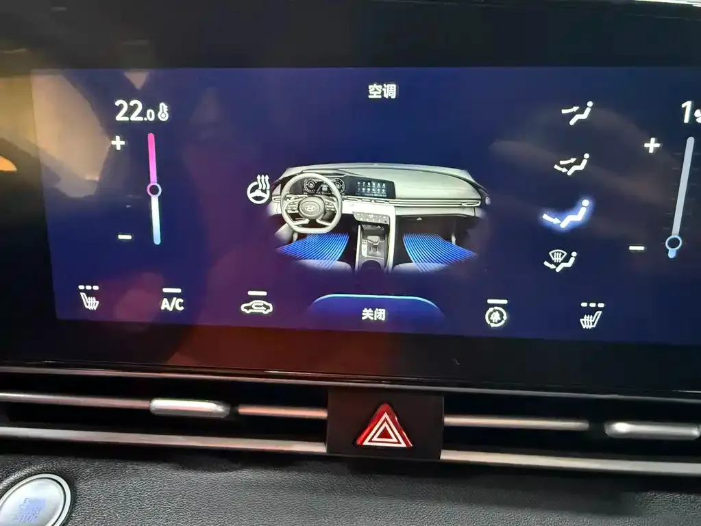 Hyundai Elantra — фото 2