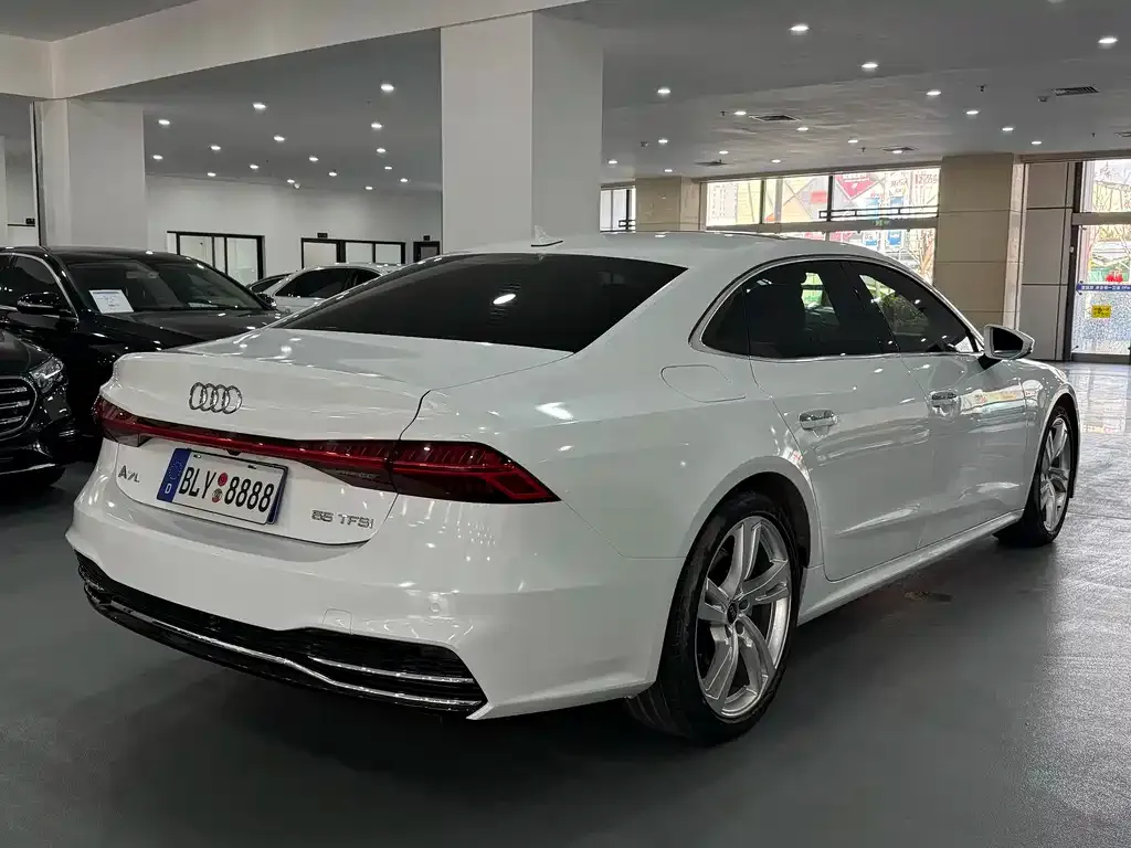 Audi A7L — фото 5