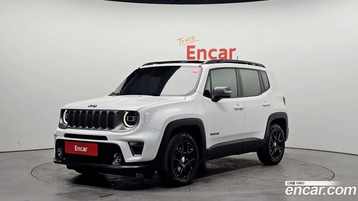 Jeep Renegade — фото 1
