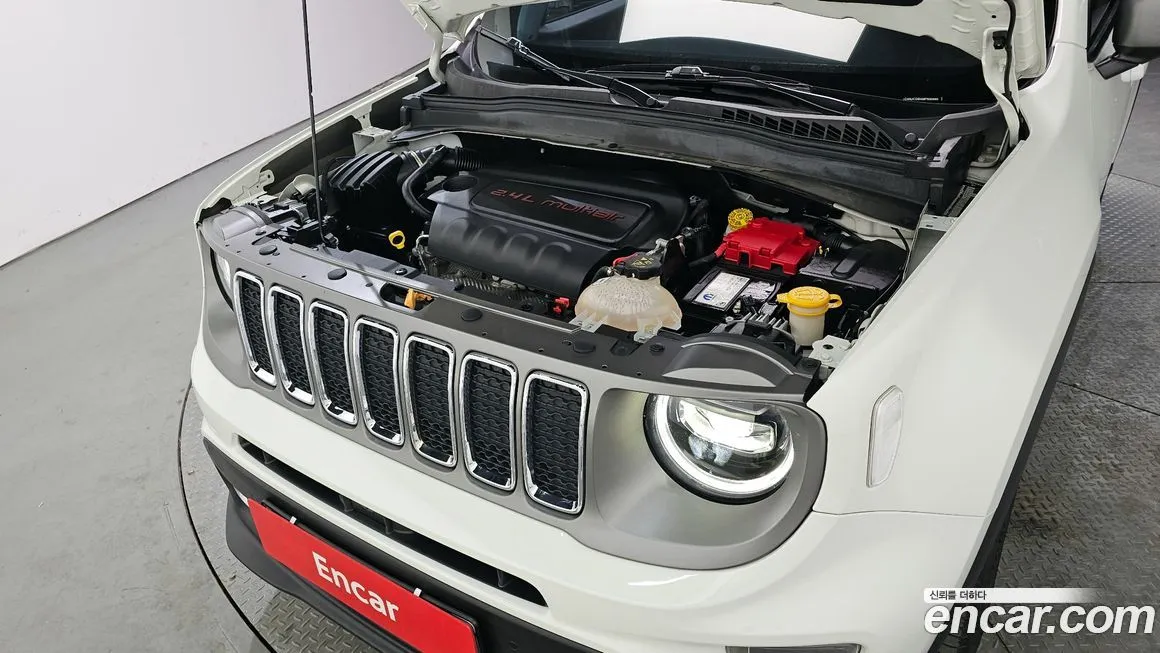Jeep Renegade — фото 2