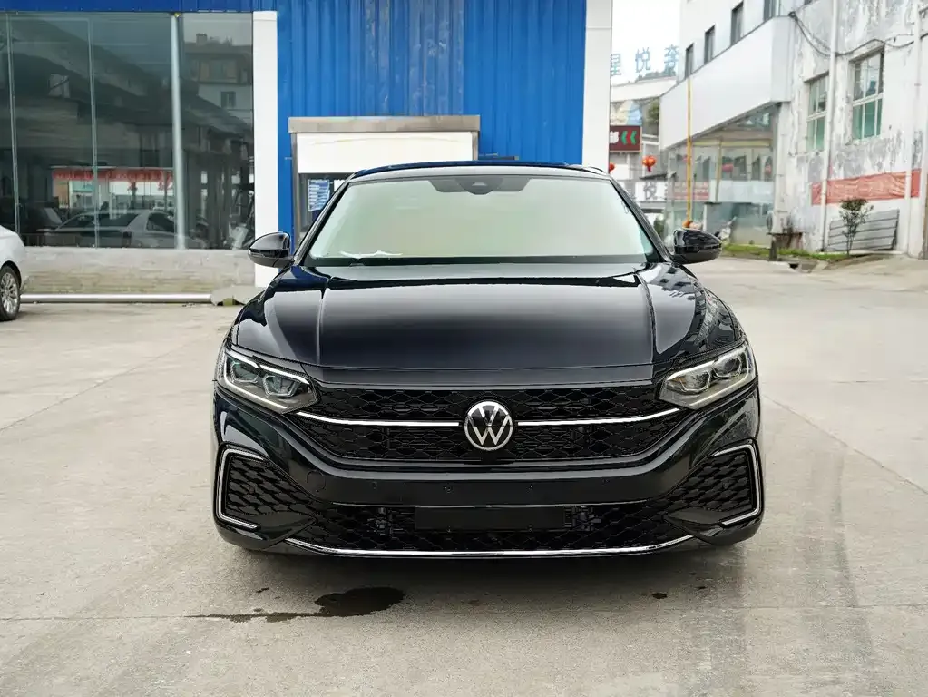 Volkswagen Passat — фото 8