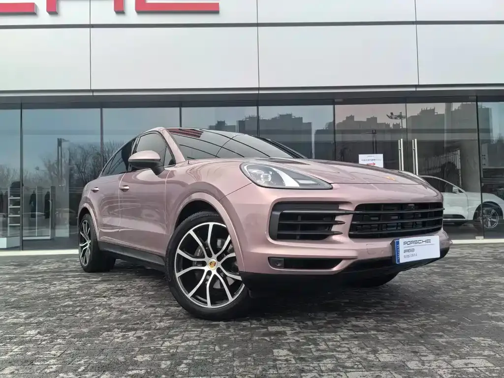 Porsche Cayenne — фото 1