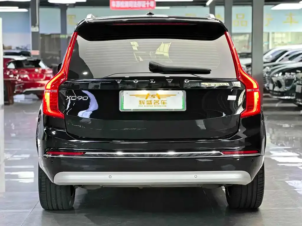 Volvo XC90 PHEV — фото 8