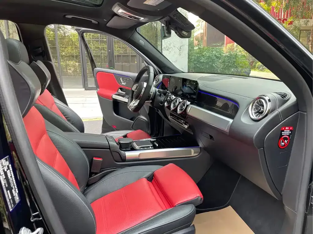 Mercedes-Benz GLB AMG — фото 2