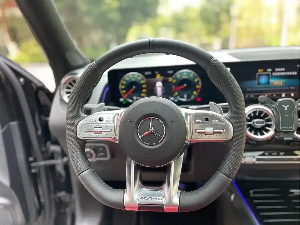 Mercedes-Benz GLB AMG — фото 3