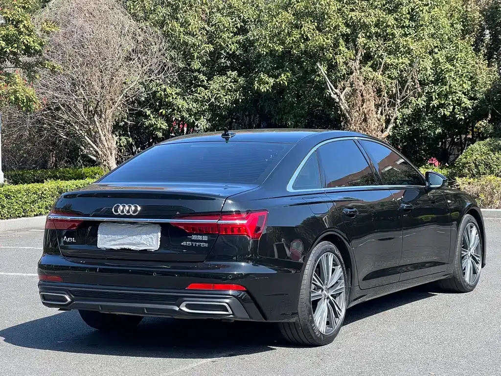 Audi A6L — фото 10