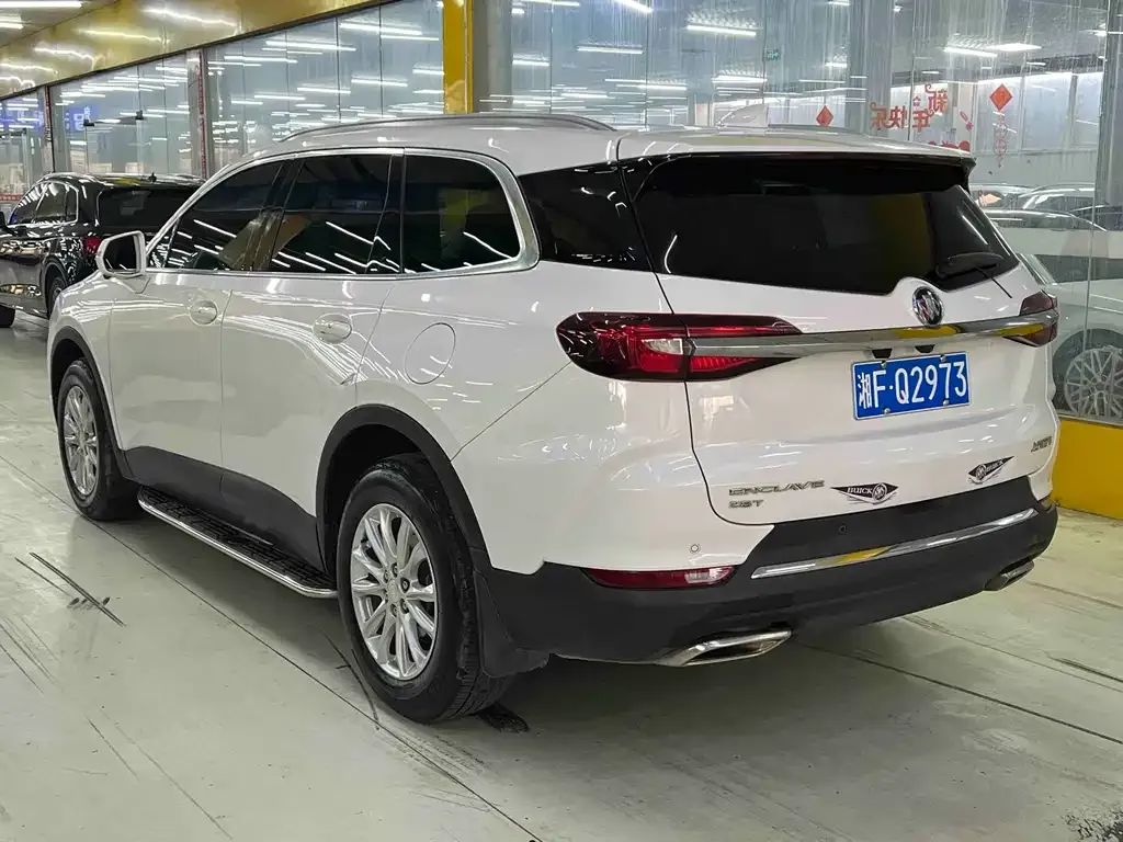 Buick Enclave — фото 8