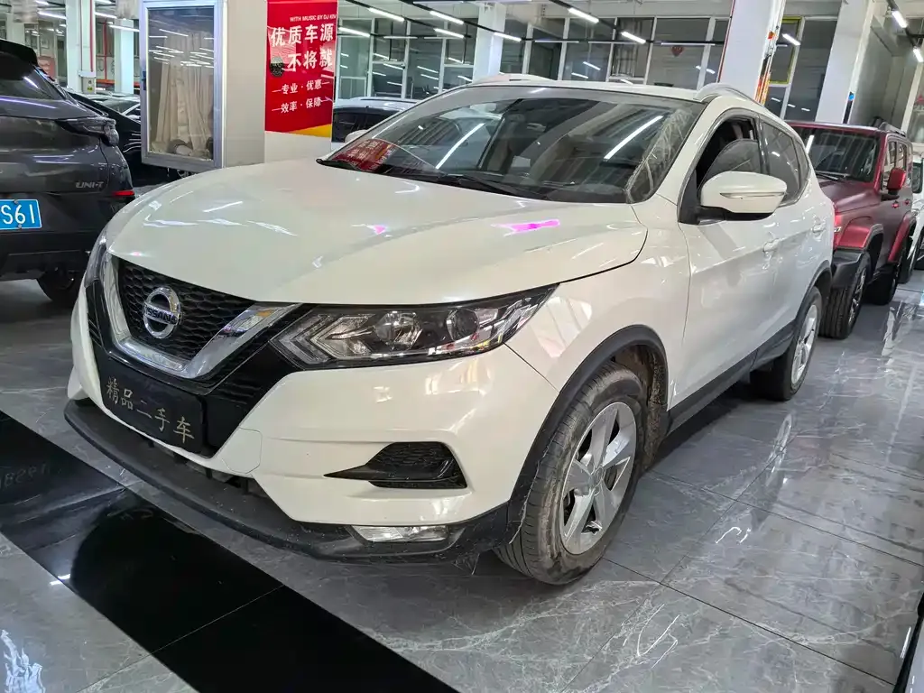 Nissan Qashqai — фото 1