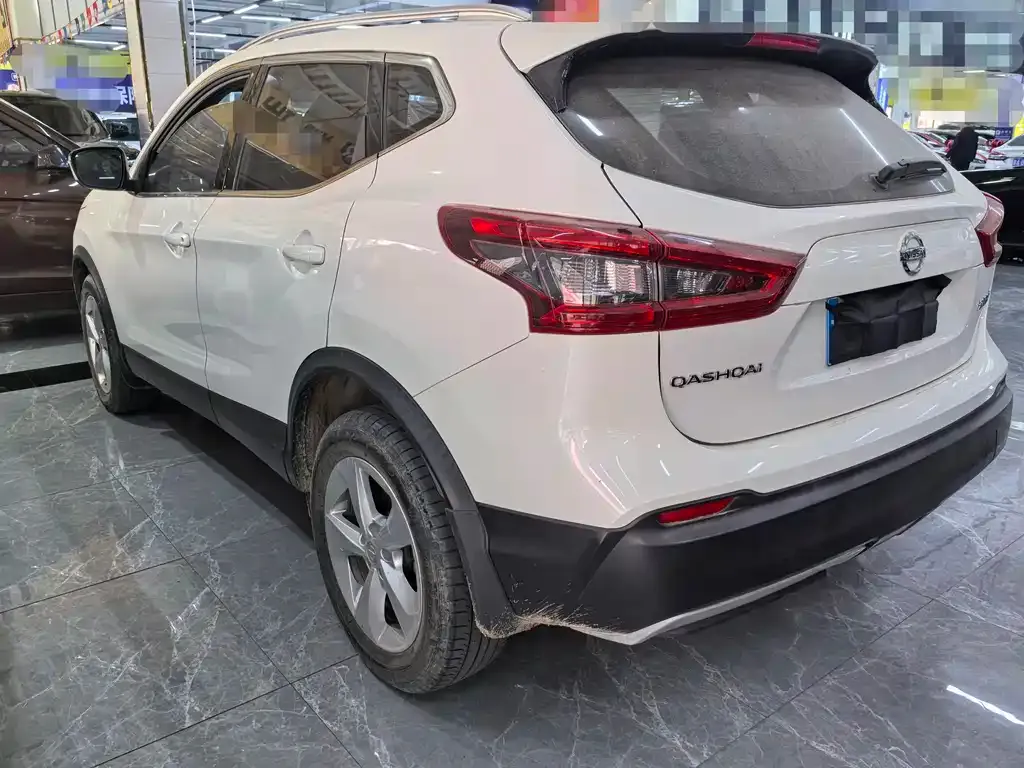 Nissan Qashqai — фото 5