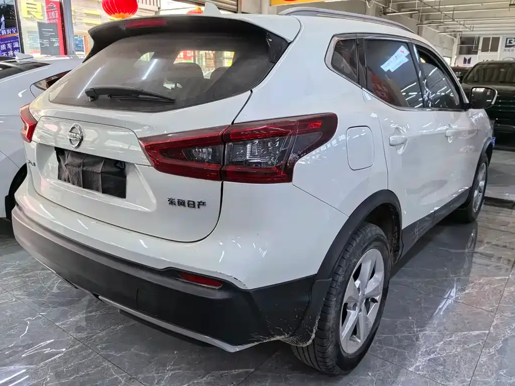 Nissan Qashqai — фото 10