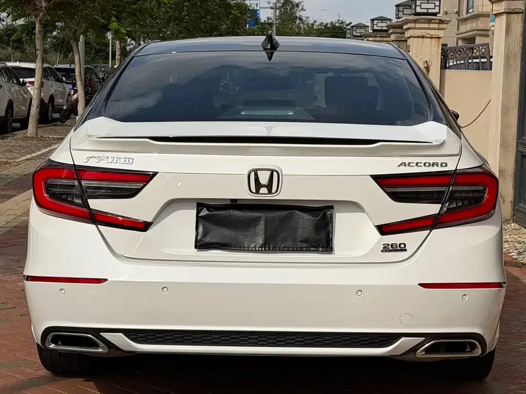 Honda Accord — фото 7