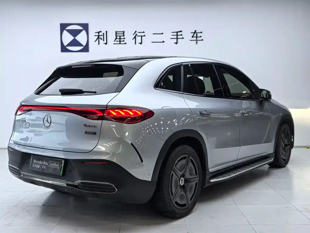 Mercedes-Benz EQE SUV — фото 7
