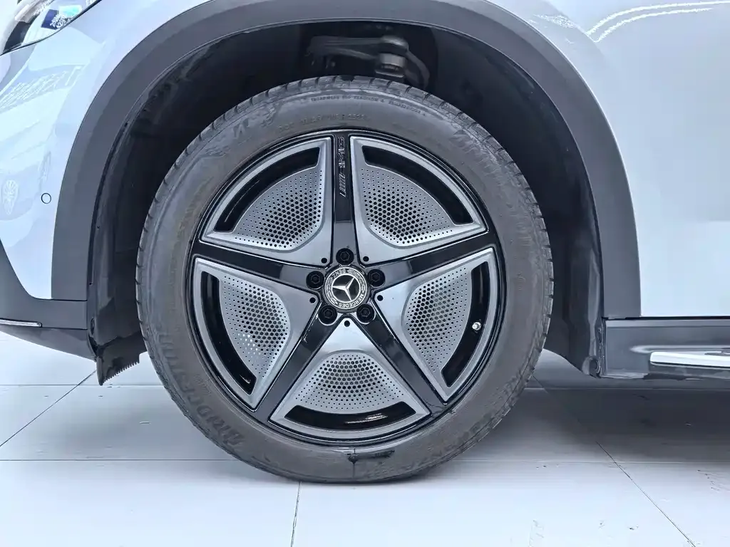 Mercedes-Benz EQE SUV — фото 10