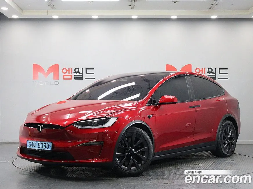 Tesla Model X — фото 1