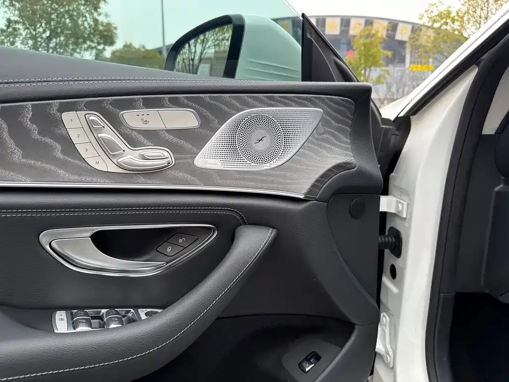 Mercedes-Benz CLS — фото 9
