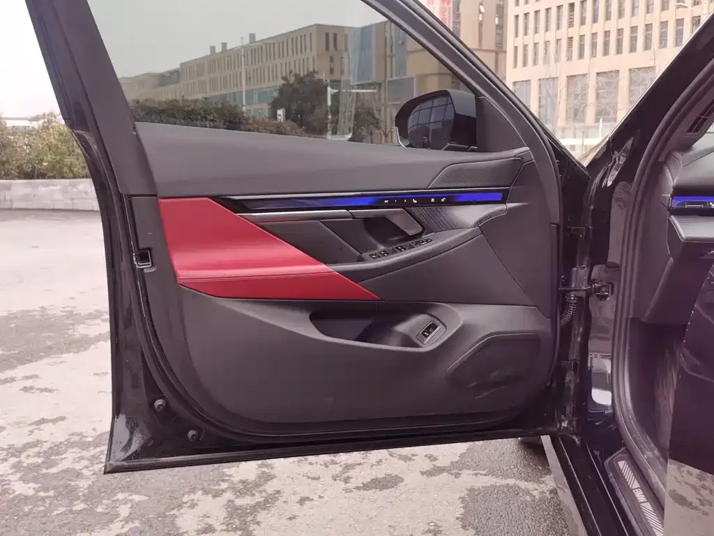 BMW i5 — фото 9