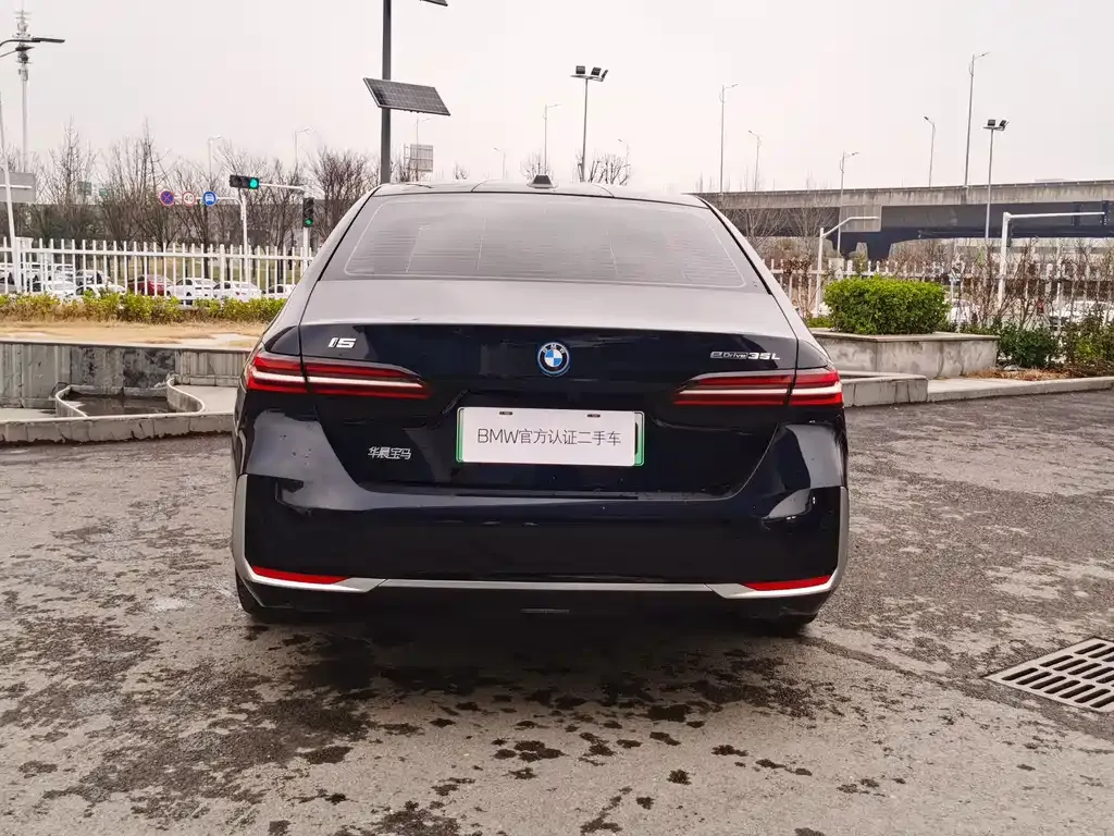 BMW i5 — фото 10