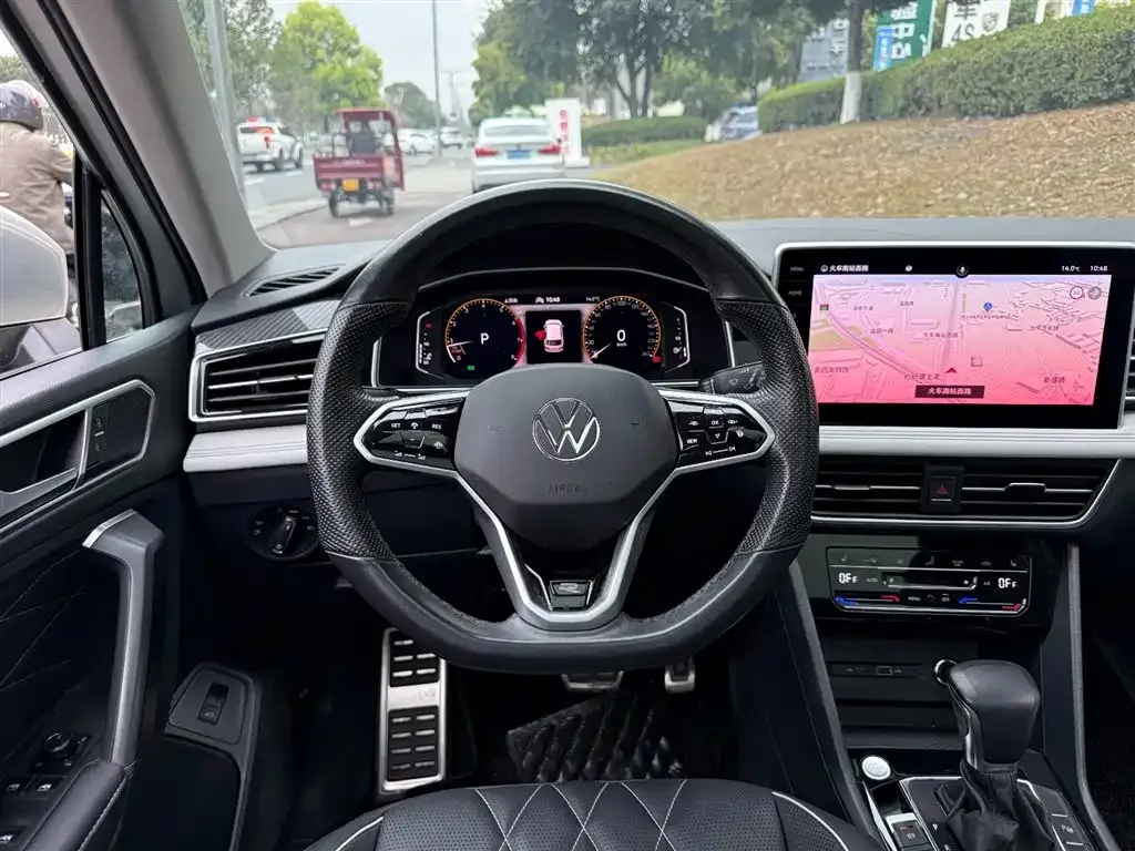 Volkswagen Tiguan L — фото 2