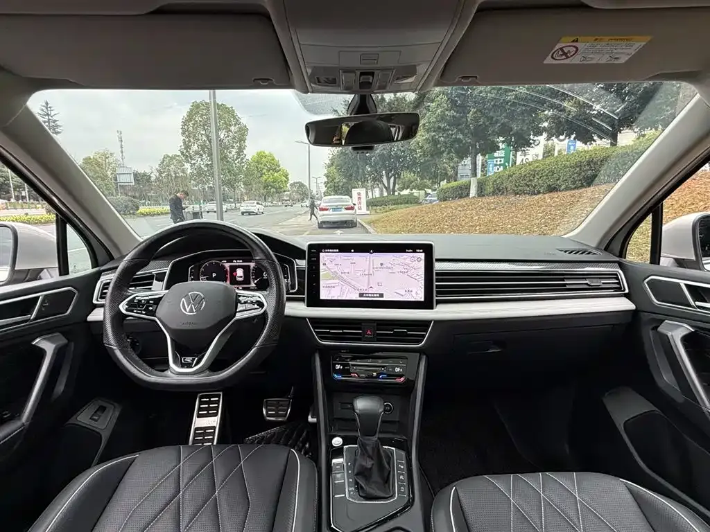 Volkswagen Tiguan L — фото 3