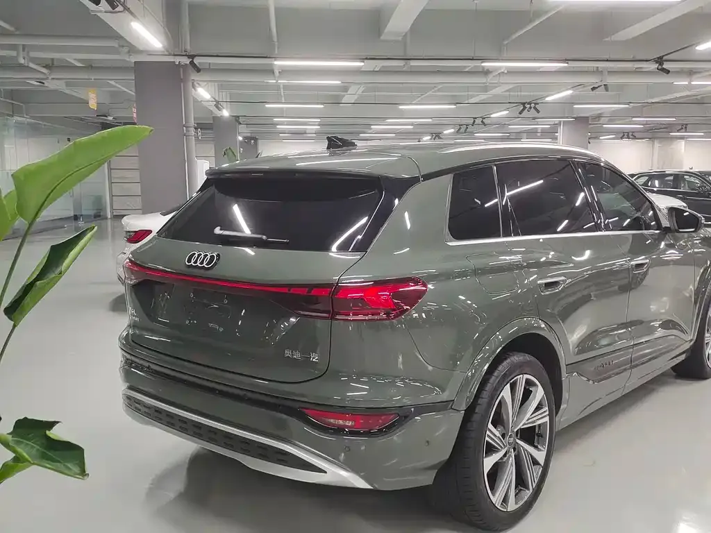 Audi Q6L e-tron — фото 7
