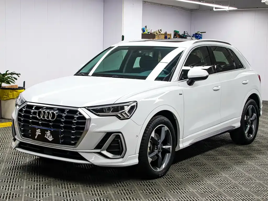 Audi Q3 — фото 1