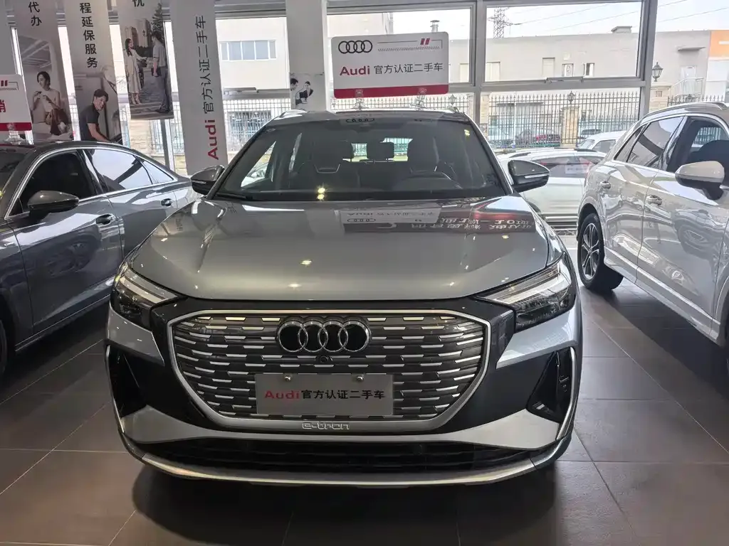 Audi Q4 e-tron — фото 8