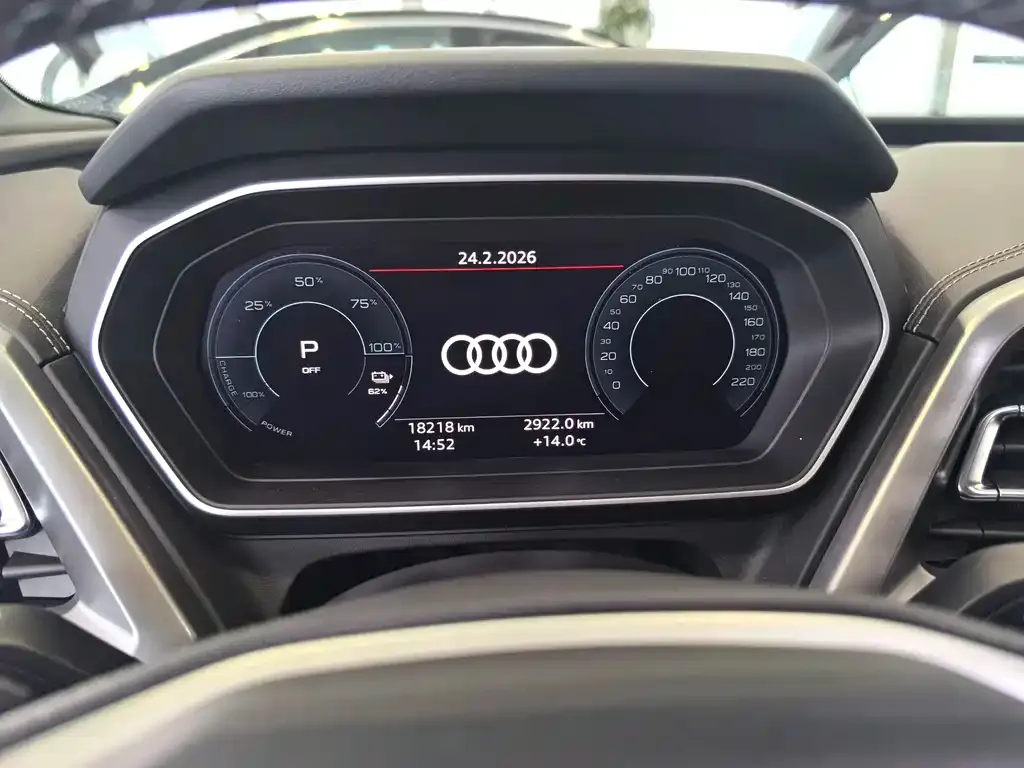 Audi Q4 e-tron — фото 3