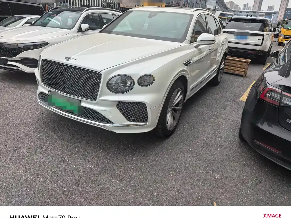Bentley Bentayga PHEV — фото 1
