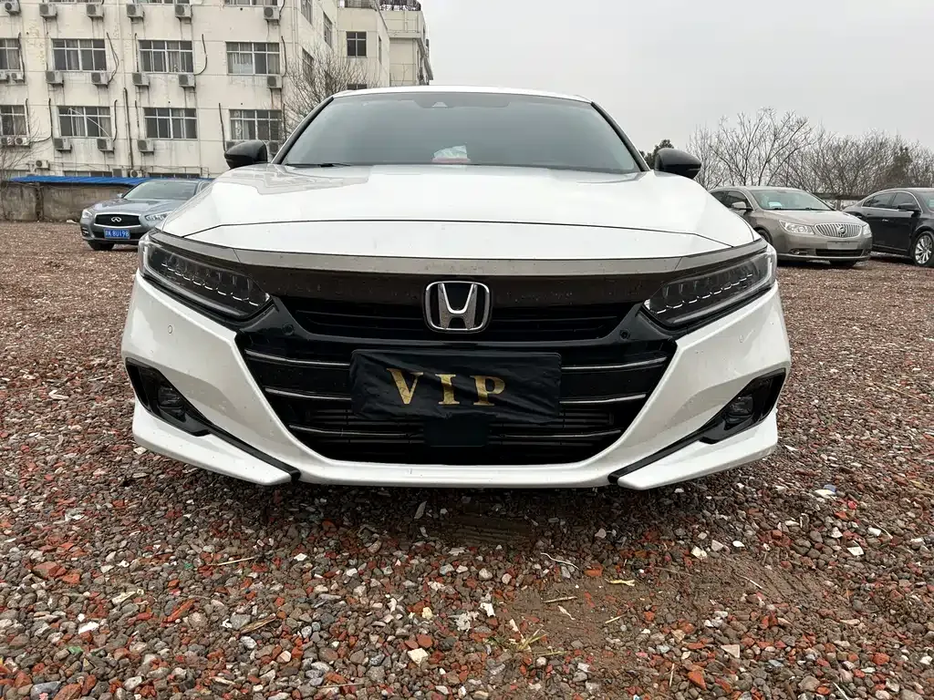 Honda Accord — фото 1