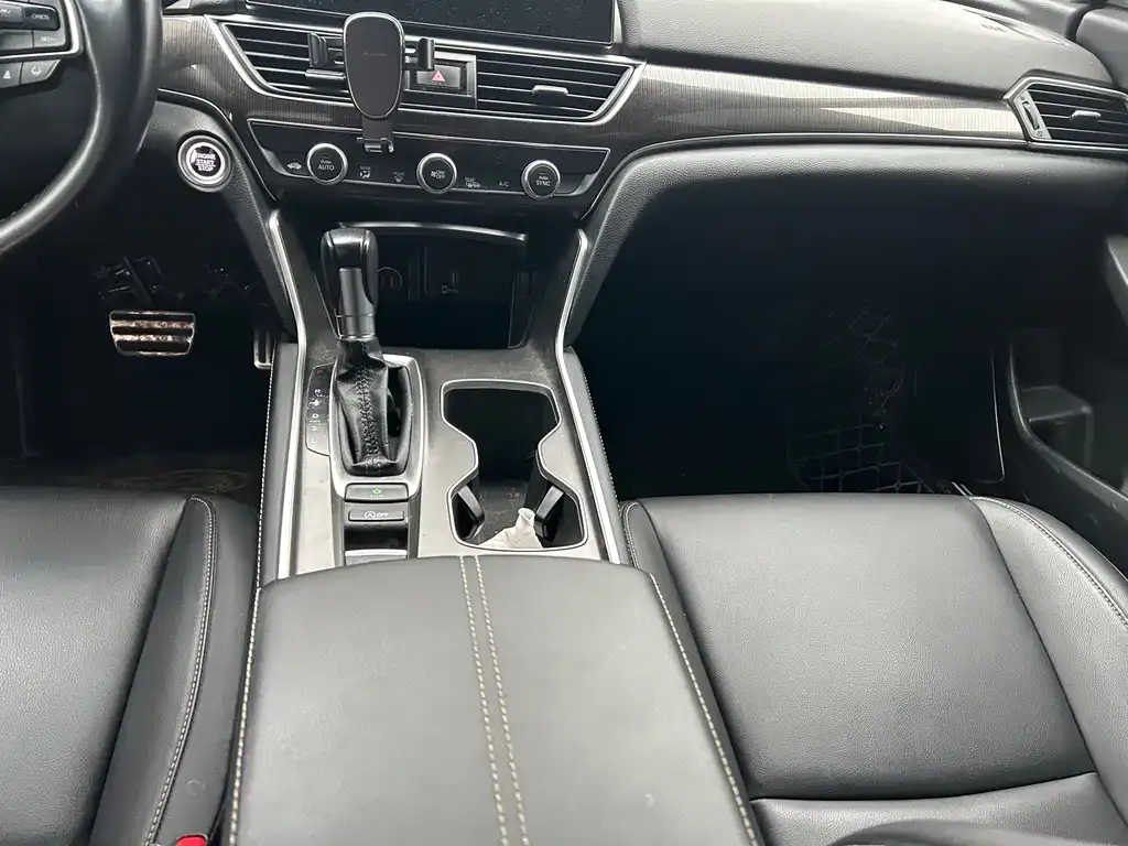 Honda Accord — фото 3