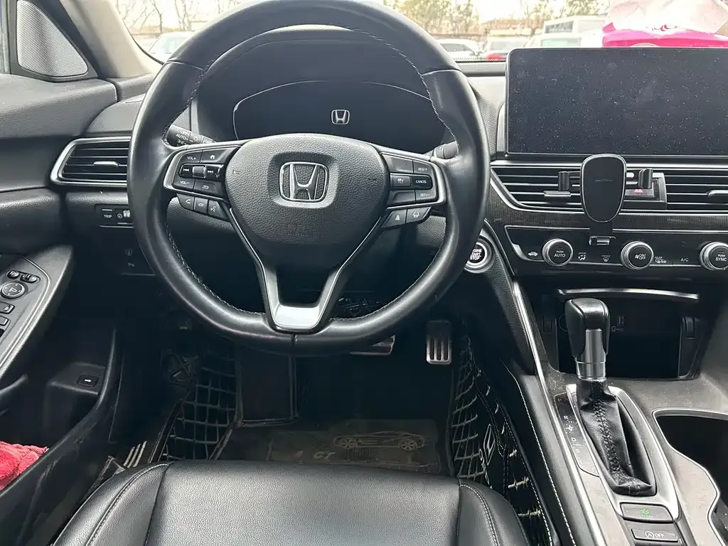 Honda Accord — фото 8